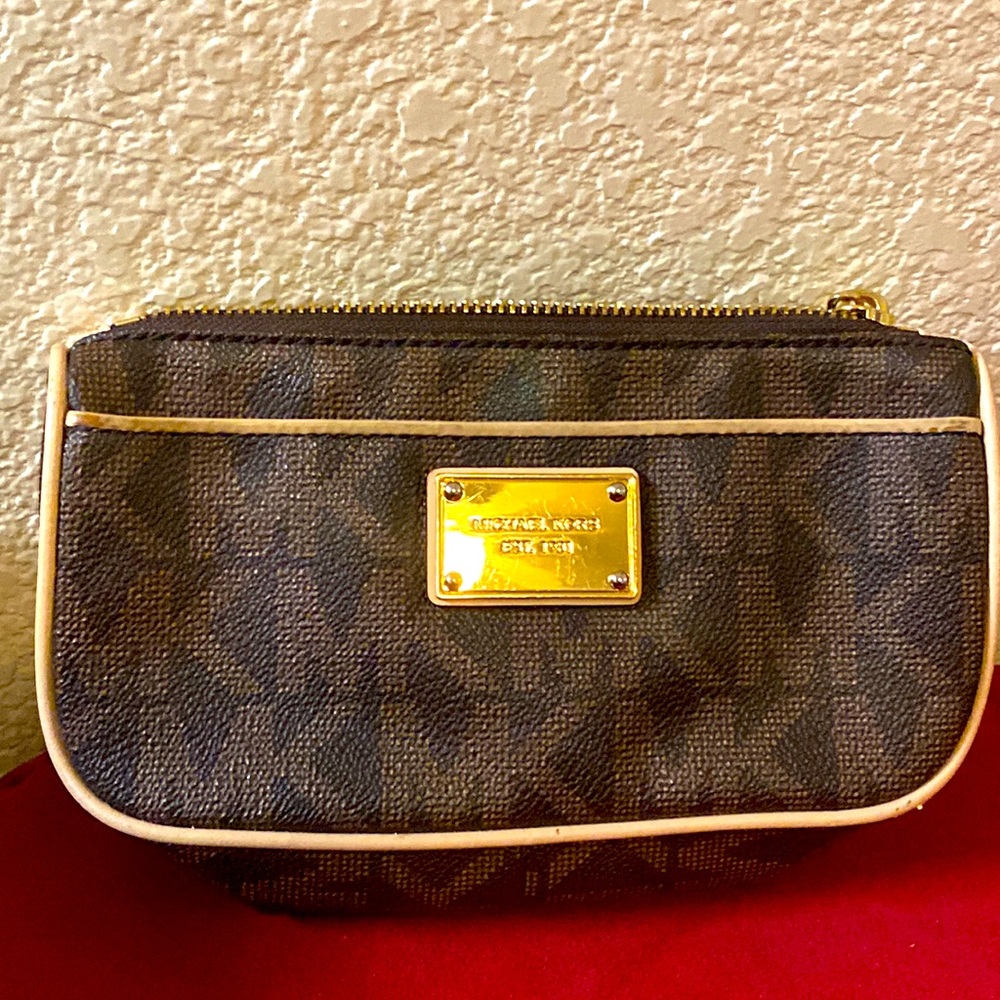 Michael kors cosmetic bag